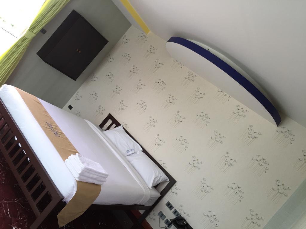 Por-Ho Boutique Hotel Nakhonratcsaszima Szoba fotó