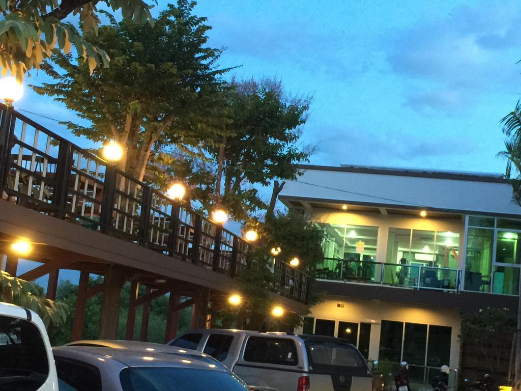 Por-Ho Boutique Hotel Nakhonratcsaszima Szoba fotó