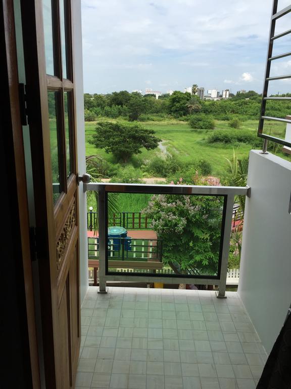 Por-Ho Boutique Hotel Nakhonratcsaszima Szoba fotó