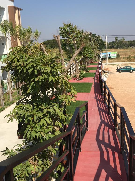Por-Ho Boutique Hotel Nakhonratcsaszima Kültér fotó