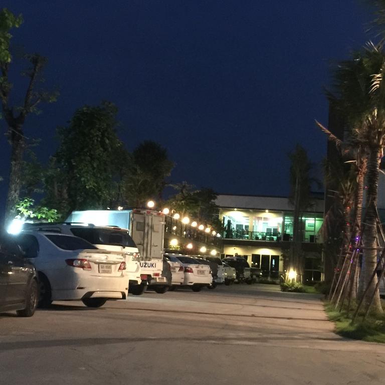 Por-Ho Boutique Hotel Nakhonratcsaszima Kültér fotó